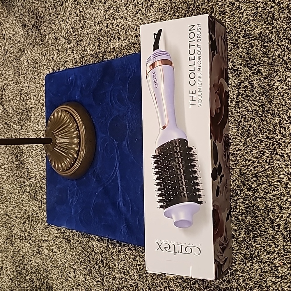 Cortex The Collection Purple Volumizing Blowout Brush NWT